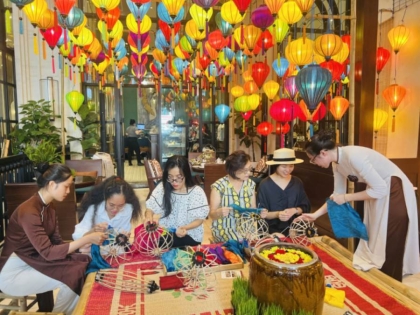 Lớp học làm đèn lồng và tham quan thành phố Hội An với bữa trưa hoặc bữa tối Lớp học làm đèn lồng và tham quan thành phố Hội An với bữa trưa hoặc bữa tối