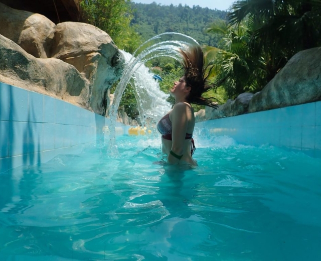 Private Car or Minivan with Driver – Hot Spring Park Return Trip