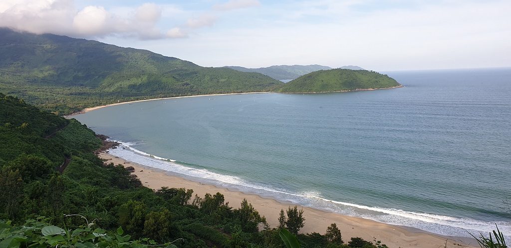 Private Trip with Driver from Hoi An/Da Nang to Hue via Hai Van Pass & Lap An Lagoon