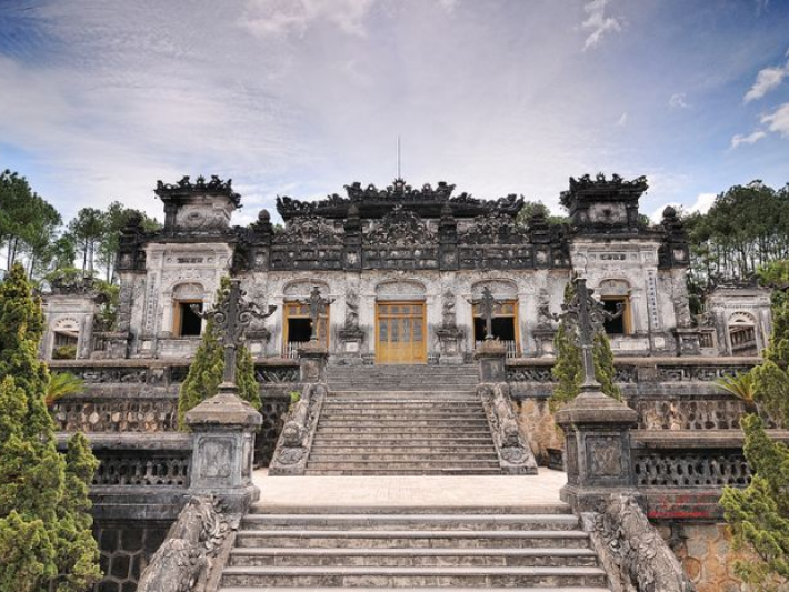 Ba Na Hills and The Fire/Water Breathing Dragon from Fri to Sun